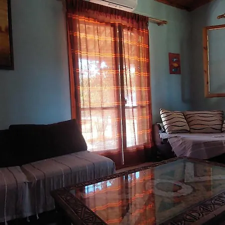 Vakantiehuis Cute House With Mountain Views *