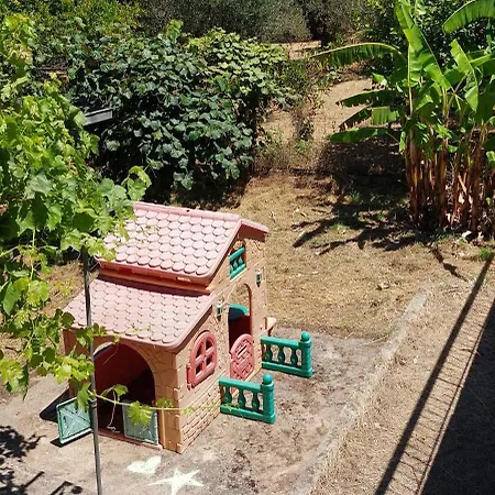 Cute House With Mountain Views * Katsaros (Elis)