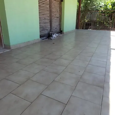 Cute House With Mountain Views Vakantiehuis