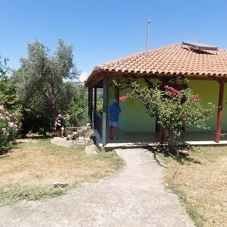 Cute House With Mountain Views * Katsaros (Elis)