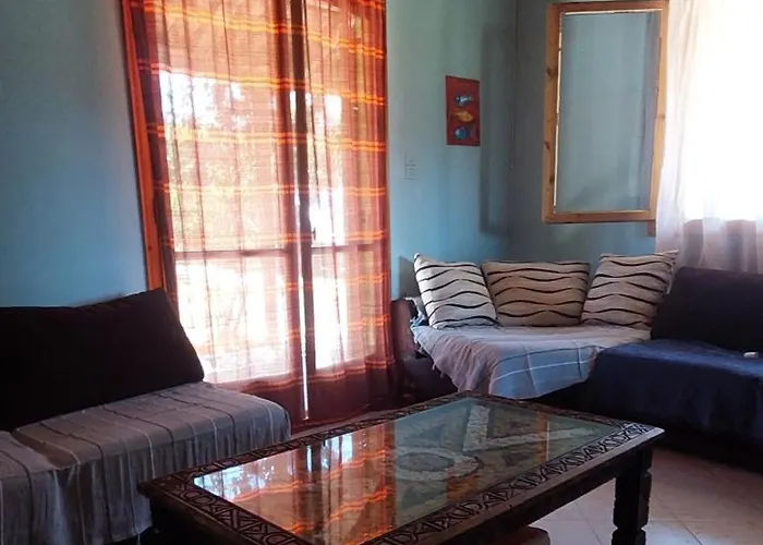 Cute House With Mountain Views Semesterbostad Katsaros (Elis)